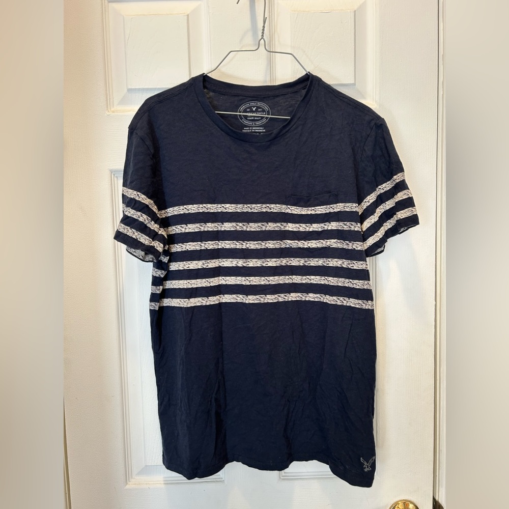 American Eagle medium men’s T-shirt